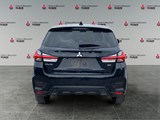 LABRADOR BLACK 2024 Mitsubishi RVR SE