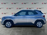 TYPHOON SILVER 2023 Hyundai Venue Preferred w/Two-Tone