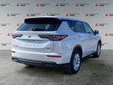 WHITE DIAMOND 2025 Mitsubishi Outlander ES