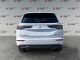 WHITE DIAMOND 2025 Mitsubishi Outlander ES