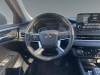 2024 Mitsubishi Outlander LE S-AWC