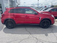 2023 Mitsubishi RVR LE AWC