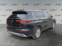 BLACK DIAMOND 2024 Mitsubishi Outlander LE S-AWC