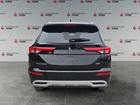 BLACK DIAMOND 2024 Mitsubishi Outlander LE S-AWC