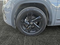 PURE GRAY 2025 Volkswagen Atlas Cross Sport Comfortline R-Line Black Edition 2.0 TSI 4MOTION