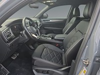 PURE GRAY 2025 Volkswagen Atlas Cross Sport Comfortline R-Line Black Edition 2.0 TSI 4MOTION