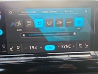 PURE GRAY 2025 Volkswagen Atlas Cross Sport Comfortline R-Line Black Edition 2.0 TSI 4MOTION