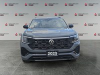 PURE GRAY 2025 Volkswagen Atlas Cross Sport Comfortline R-Line Black Edition 2.0 TSI 4MOTION