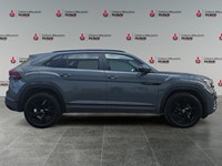 PURE GRAY 2025 Volkswagen Atlas Cross Sport Comfortline R-Line Black Edition 2.0 TSI 4MOTION