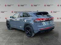 PURE GRAY 2025 Volkswagen Atlas Cross Sport Comfortline R-Line Black Edition 2.0 TSI 4MOTION