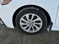 2024 Toyota Camry SE Auto