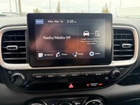 2024 Hyundai Venue Essential IVT