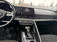 2022 Hyundai Elantra Preferred IVT