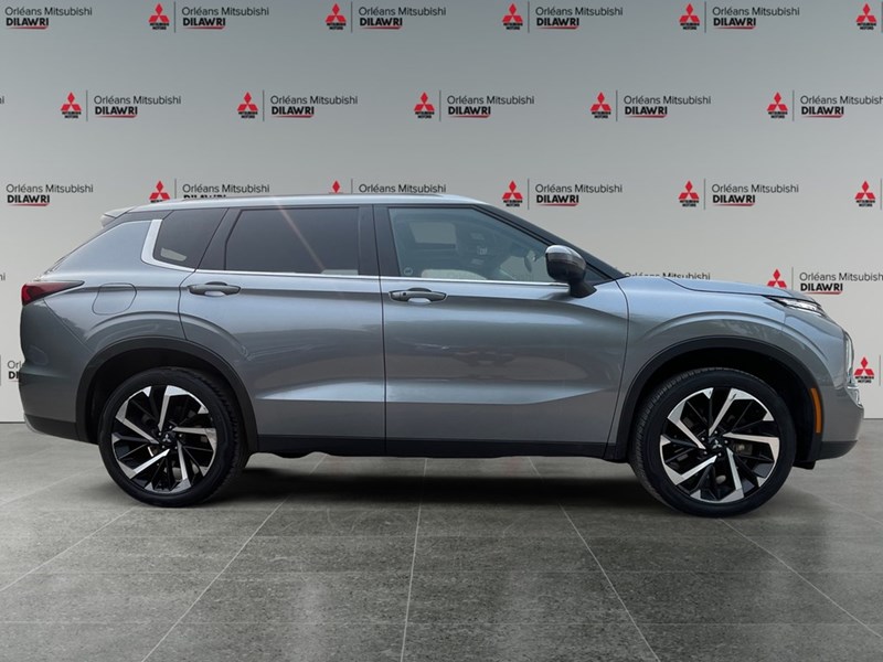 2023 Mitsubishi Outlander LE S-AWC