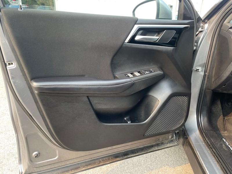 2023 Mitsubishi Outlander LE S-AWC