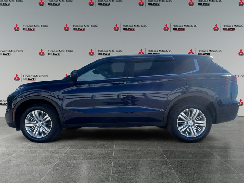 2024 Mitsubishi Outlander LE S-AWC