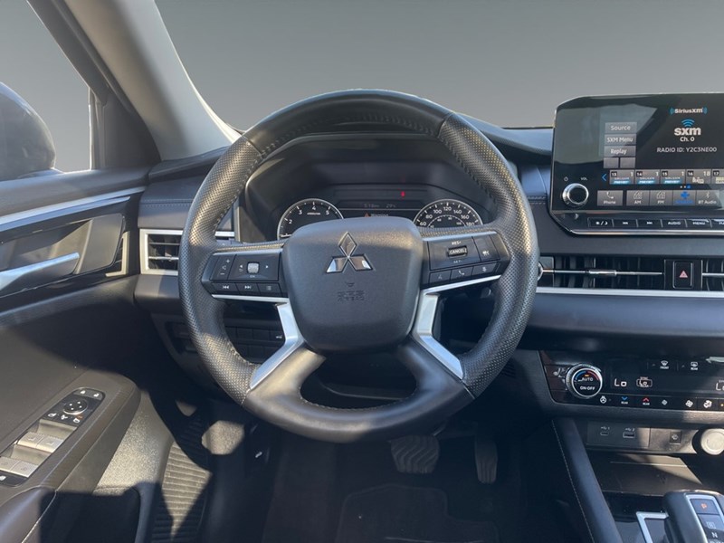 2024 Mitsubishi Outlander LE S-AWC