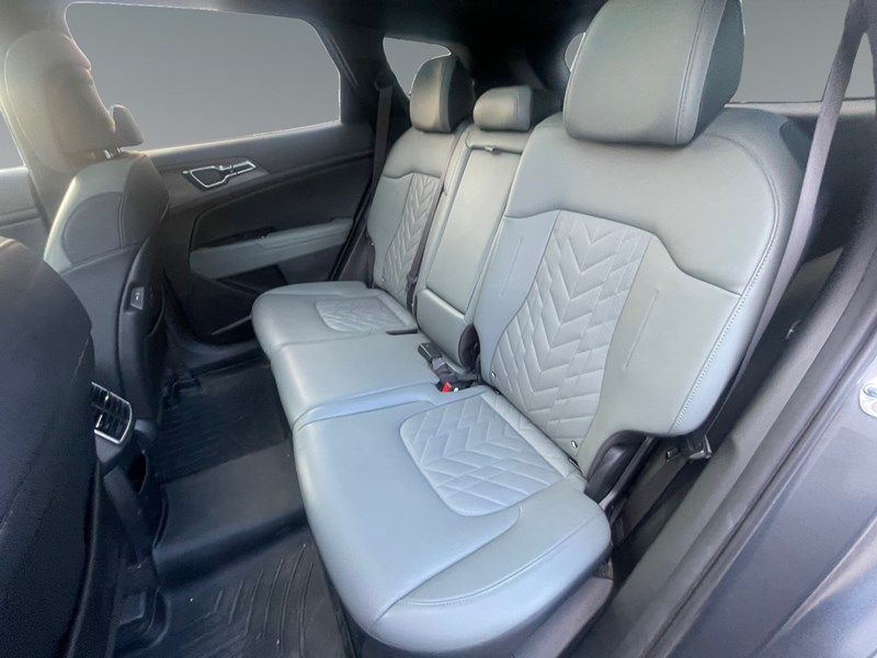 2023 Kia Sportage X-Line Limited AWD w/Green Interior