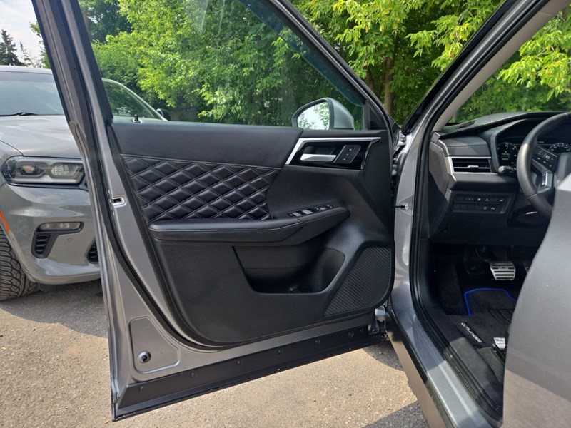 2024 Mitsubishi Outlander Plug-In Hybrid SEL S-AWC