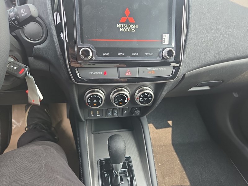 2025 Mitsubishi RVR SE AWC