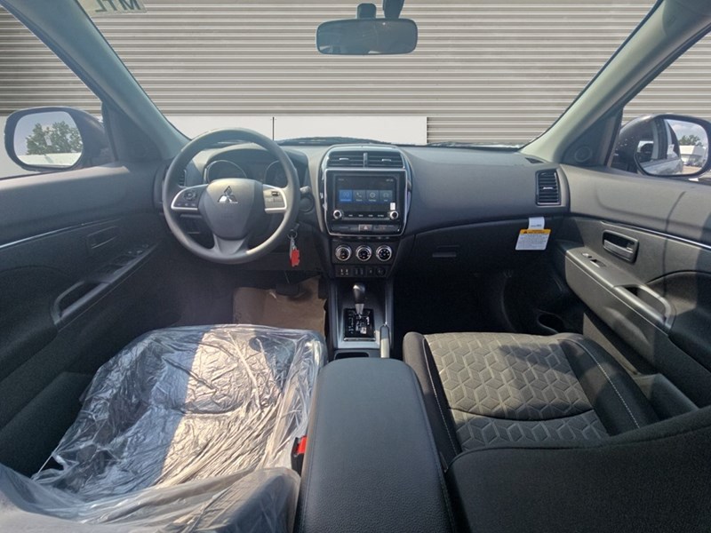 2025 Mitsubishi RVR ES FWD