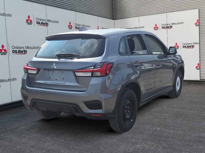 2025 Mitsubishi RVR ES FWD