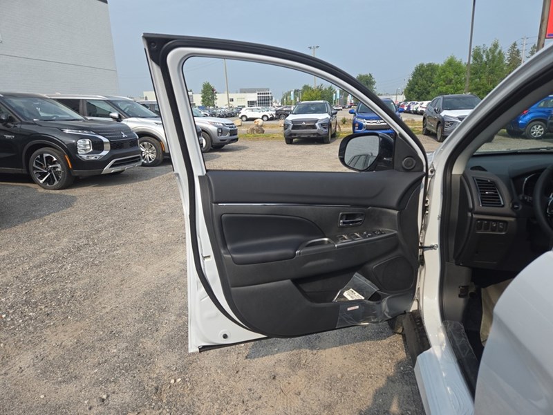 2025 Mitsubishi RVR SEL AWC