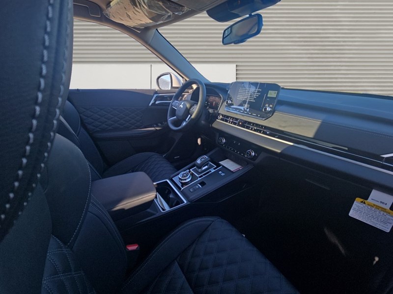 2025 Mitsubishi Outlander Plug-In Hybrid SEL S-AWC