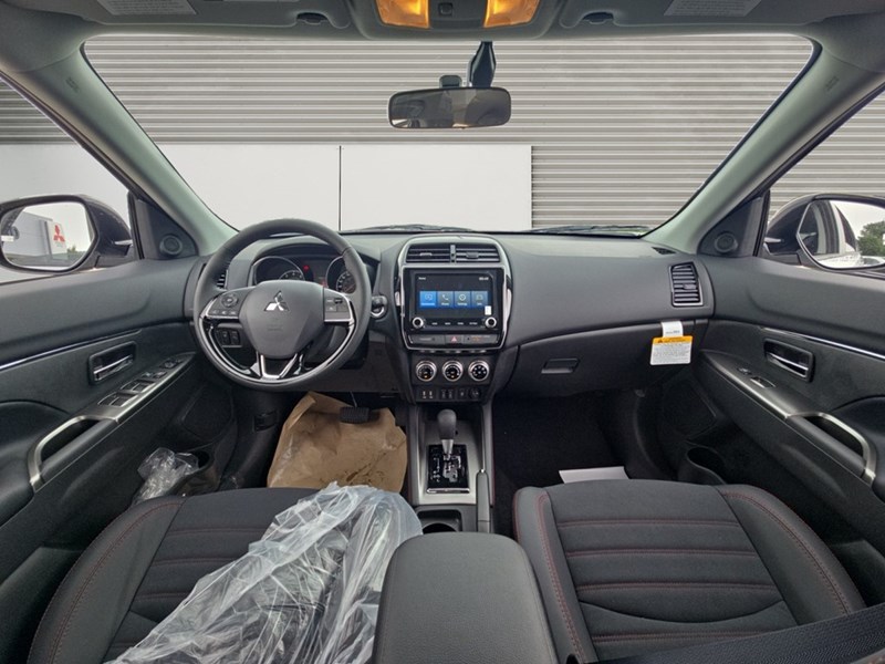 2025 Mitsubishi RVR SEL AWC