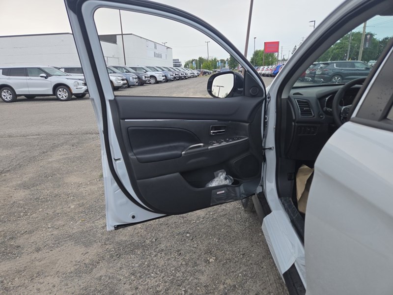 2025 Mitsubishi RVR SEL AWC