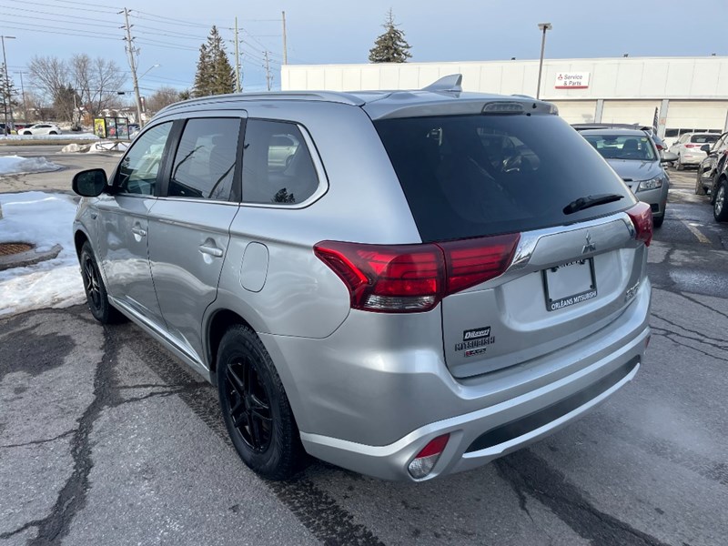 2018 Mitsubishi Outlander Plug-In Hybrid SE S-AWC