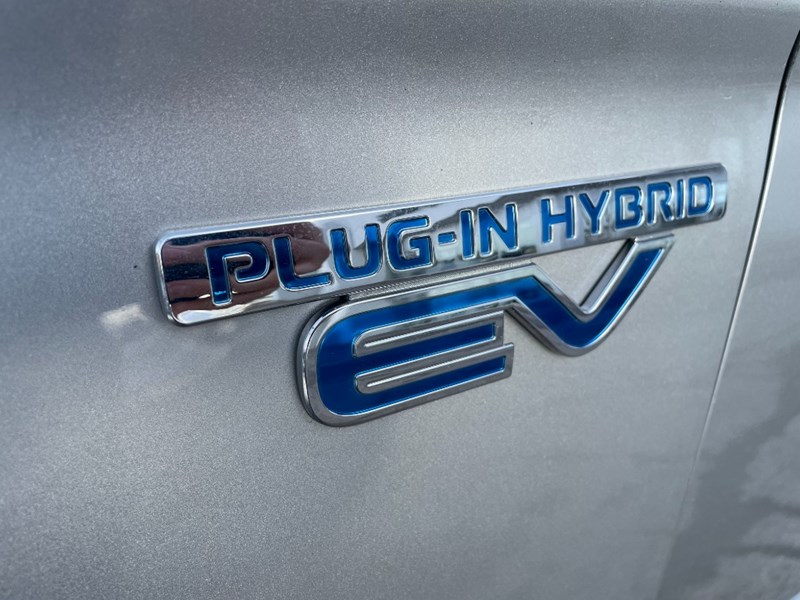 2018 Mitsubishi Outlander Plug-In Hybrid SE S-AWC