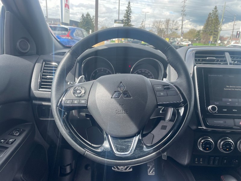 2023 Mitsubishi RVR LE AWC