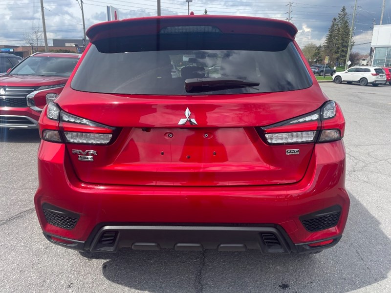 2023 Mitsubishi RVR LE AWC