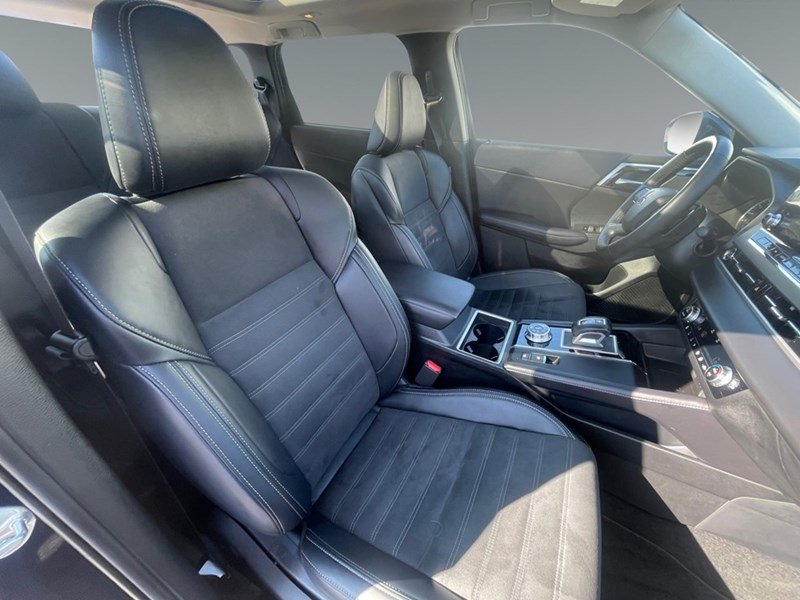 2024 Mitsubishi Outlander LE S-AWC