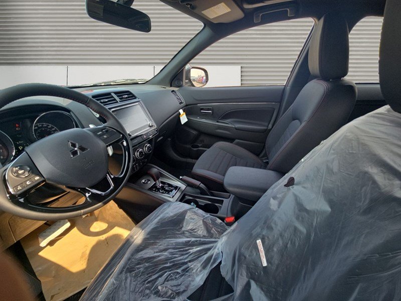 2025 Mitsubishi RVR NOIR AWC