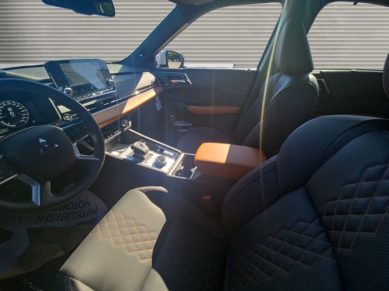 2025 Mitsubishi Outlander Plug-In Hybrid GT S-AWC