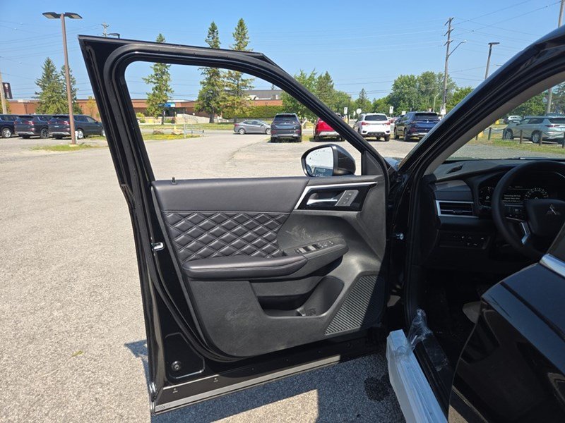 2025 Mitsubishi Outlander Plug-In Hybrid SEL S-AWC