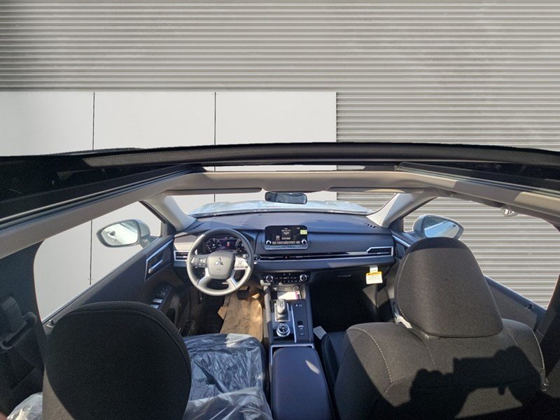 2025 Mitsubishi Outlander Plug-In Hybrid SE S-AWC