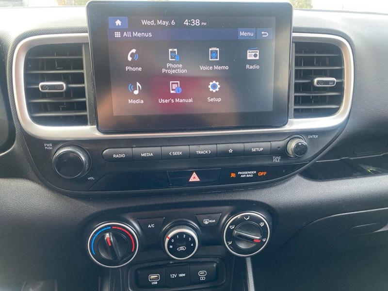 2024 Hyundai Venue Essential IVT