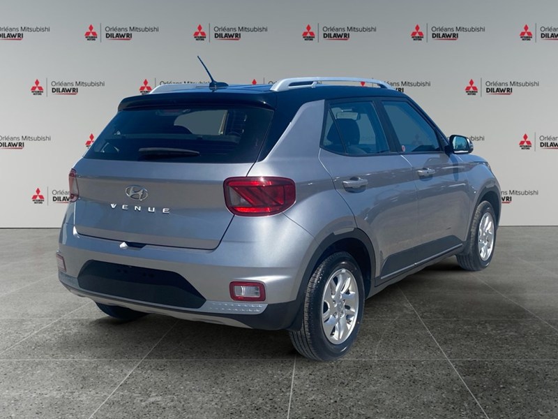 2023 Hyundai Venue Preferred IVT w/Two-Tone