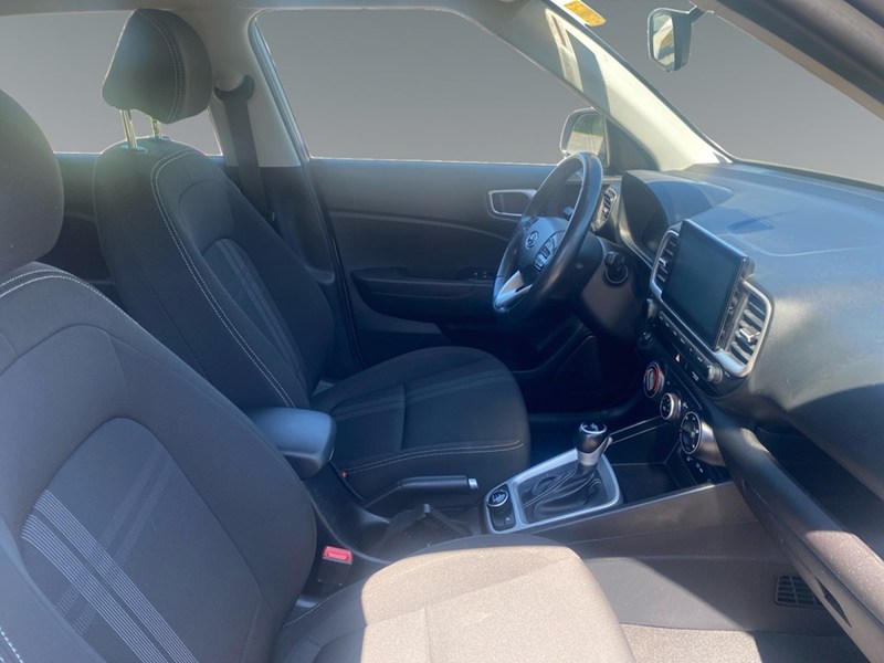 2023 Hyundai Venue Preferred IVT w/Two-Tone