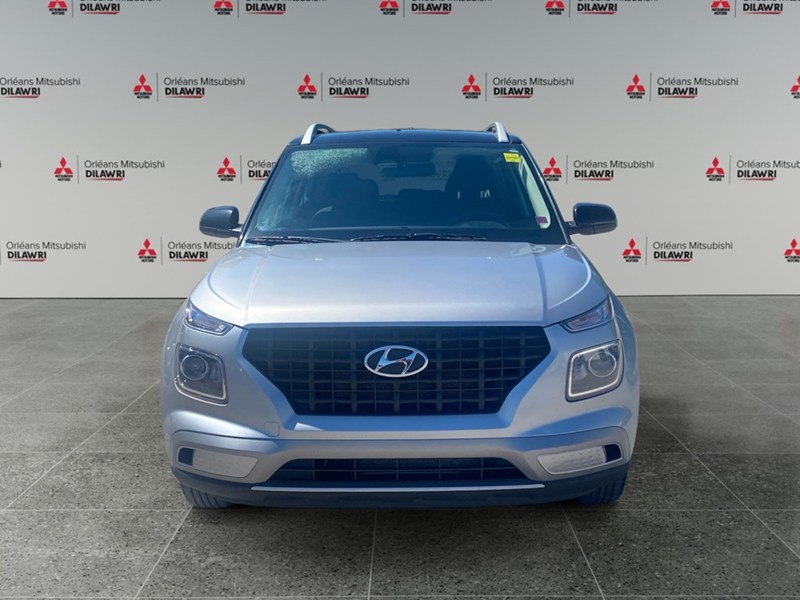 2023 Hyundai Venue Preferred IVT w/Two-Tone