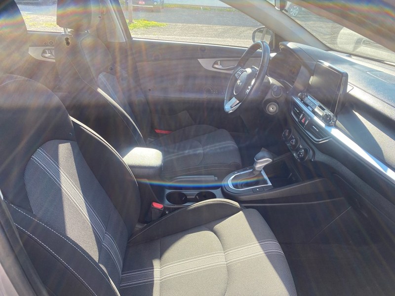 2023 Kia Forte LX IVT