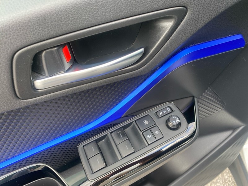 2022 Toyota C-HR XLE Premium FWD