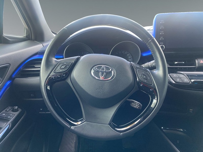2022 Toyota C-HR XLE Premium FWD