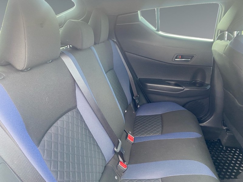 2022 Toyota C-HR XLE Premium FWD