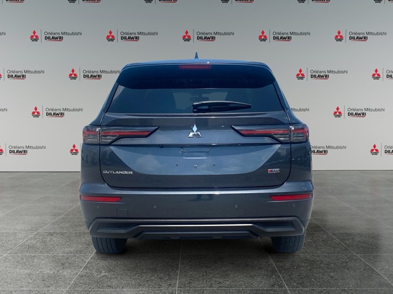 2025 Mitsubishi Outlander ES S-AWC