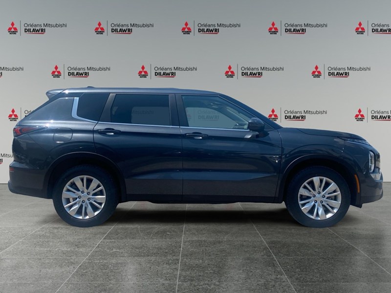 2025 Mitsubishi Outlander ES S-AWC