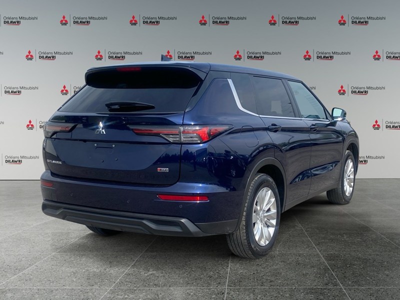2025 Mitsubishi Outlander ES S-AWC